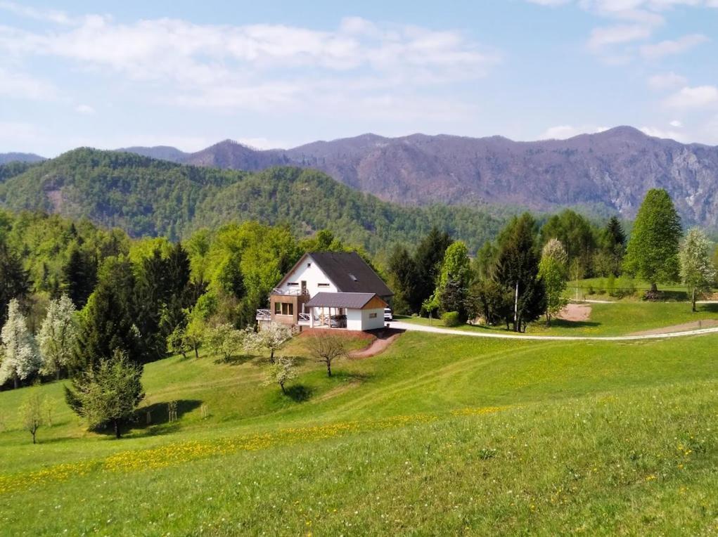 Na Kupcku Estate "Nature Reatreat & Wellness" Idrija Εξωτερικό φωτογραφία